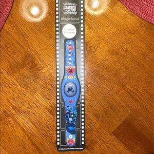 stitch crashes disney magic band